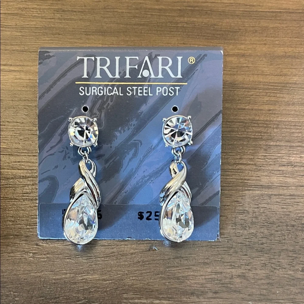 Trifari Y2K rhinestone drop earrings with silver ribbon detail
